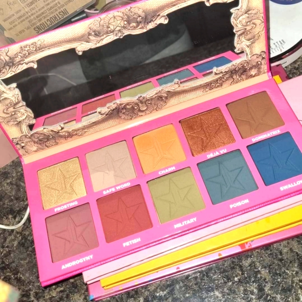 Jeffree star Androgyny eyeshadow palette